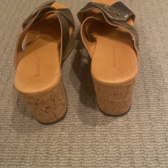 Chocolate Blu metallic sandal. Size 9 - Picture 2 of 5